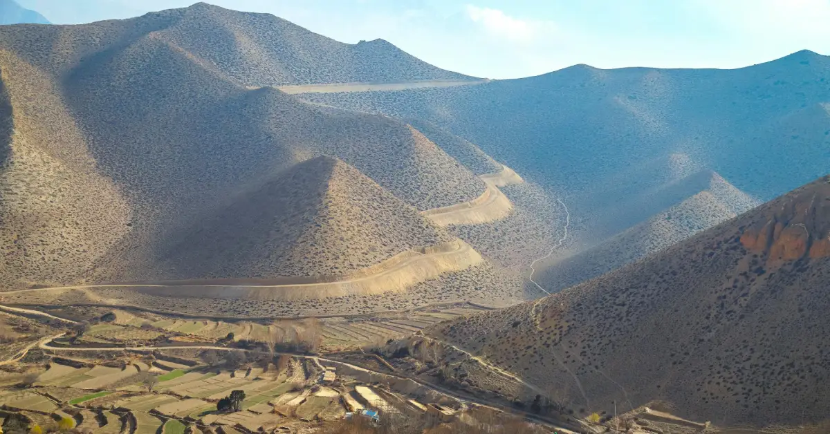 upper mustang trekking package