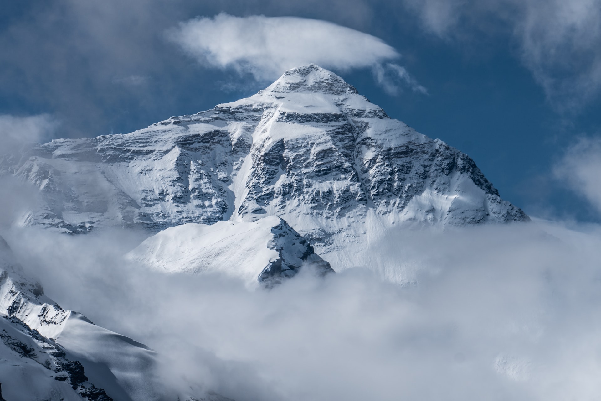 How to See Mount Everest Without Climbing