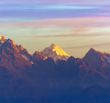 When is the Best Time to Trek Kanchenjunga?