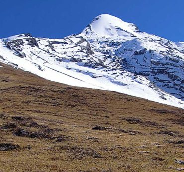 Top 9 Popular Trekking Peaks in Nepal