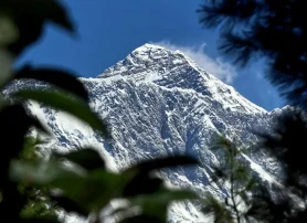 Where Is Mount Everest Located in Asia? Nepal, China & Map Explained | Trexmount