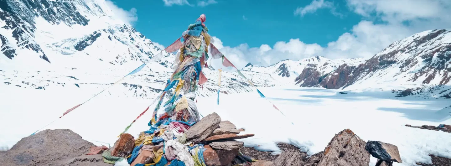 mountain peaks in nepal